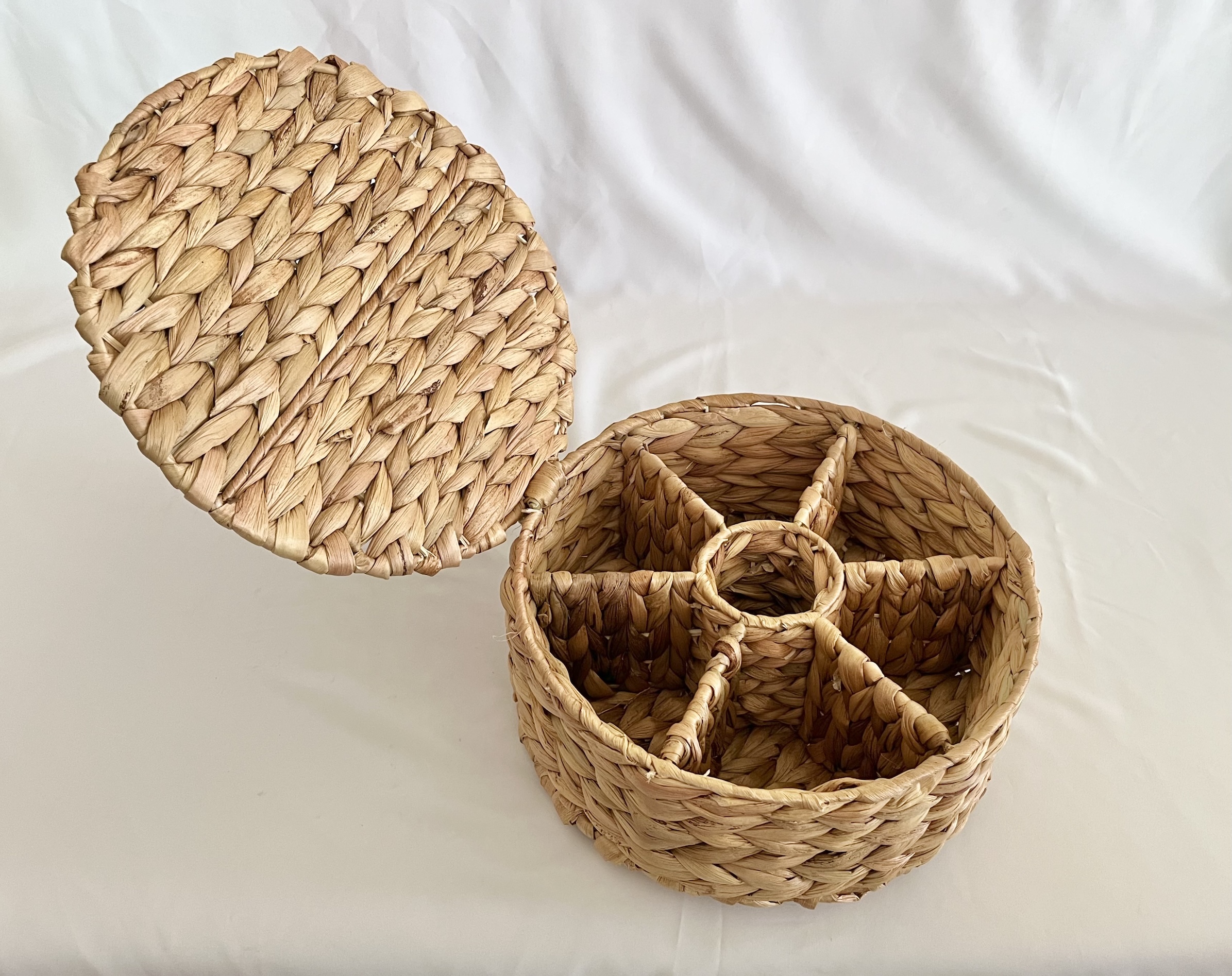 Round Storage Box with 7 Compartments