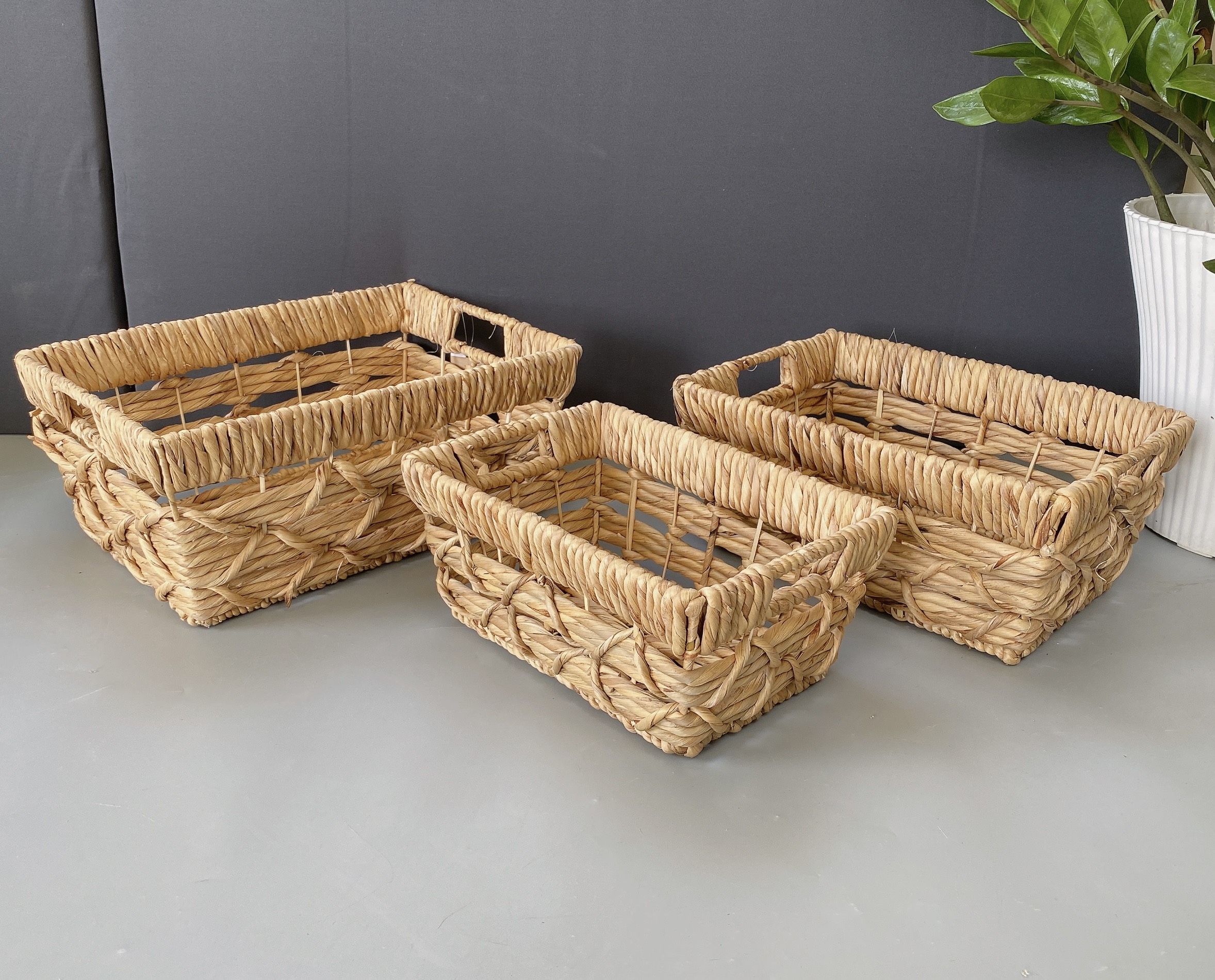 Set of 3 Hyacinth Baskets, Hole Handle