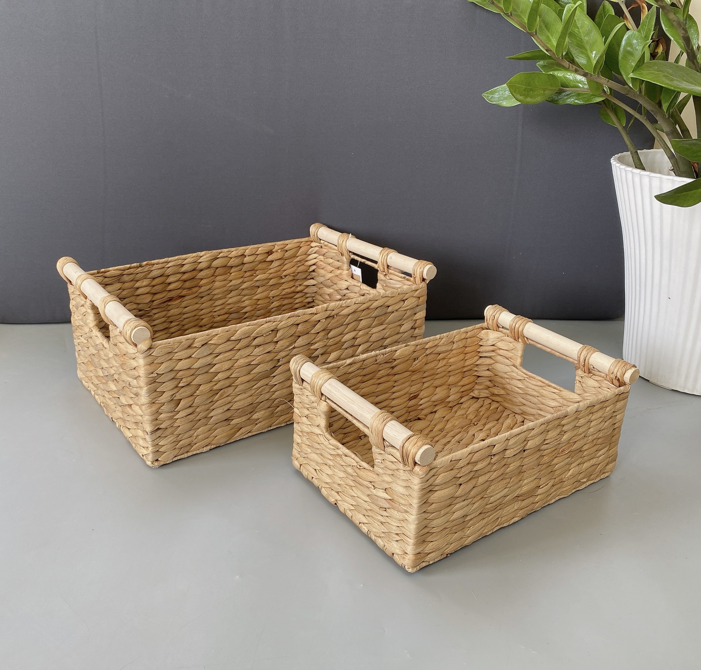 Set of 2 Hyacinth Baskets With Wood Handles